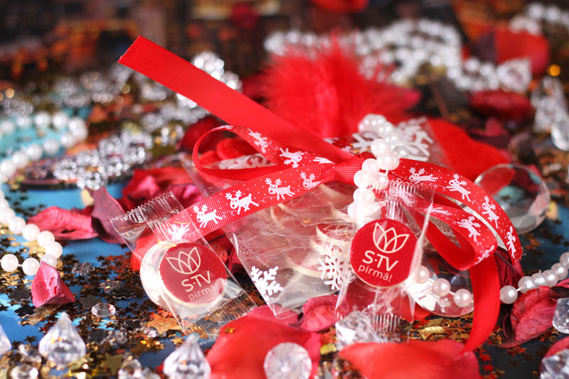 Round Chocolates - 50g 15 Promotional Chocolate Bars in a Bag with Ribbon
