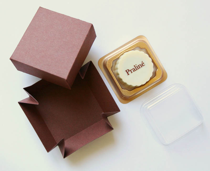 Praline With Filling - Praline with Hazel Nut Cream Filling in a box, 13g