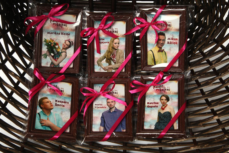 Framed Chocolate Picture in a Polybag with Ribbon, 90g