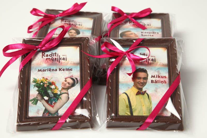 Framed Chocolate Picture in a Polybag with Ribbon, 90g