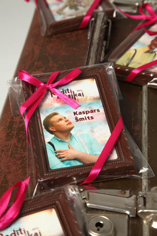 Fathers Day Gifts - Framed Chocolate Picture in a Polybag with Ribbon, 90g