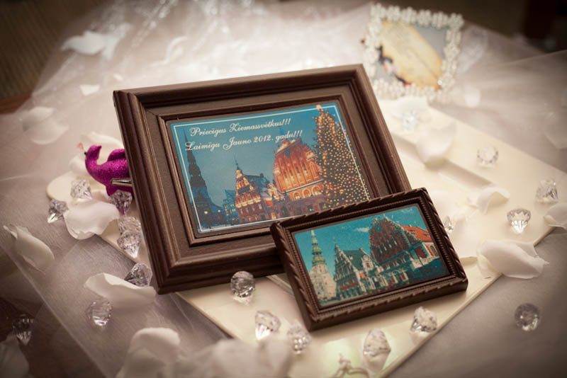 Travel Gifts - Framed Chocolate Picture in a Polybag with Ribbon, 420g