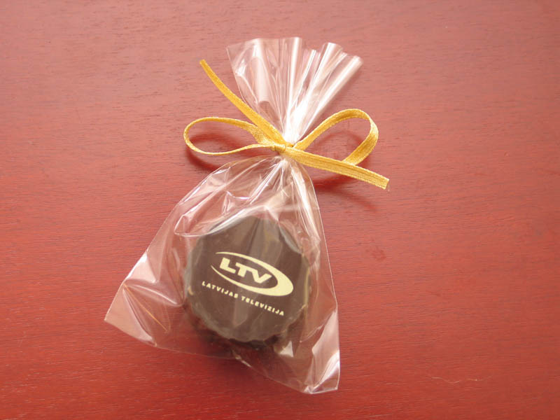 Praline with Hazel Nut Cream Filling in bag with ribbon, 13g