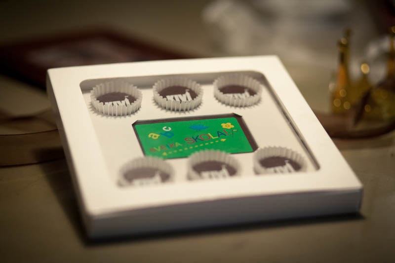 98 g - 6 Pralines and Credit Card in a box, 98g