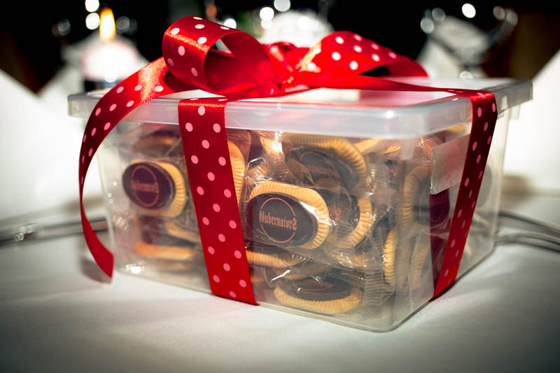 Christmas Gift Baskets - 400g Plastic box filled with 50 pcs of 5 g biscuits topped with branded chocolate bar