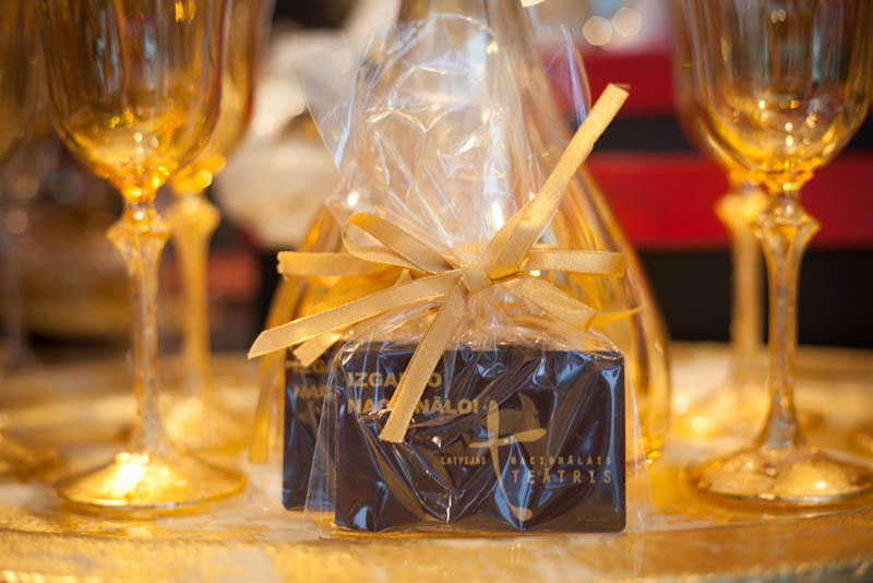 Luxury Chocolate - 20g Promotional Chocolate Bar in a Polybag with Ribbon