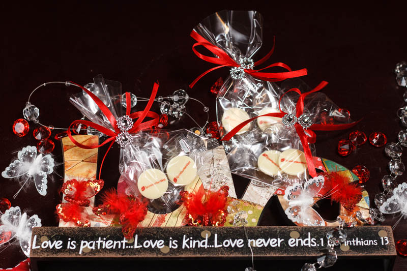 4 Promotional Chocolates in Bag with ribbon, 12g