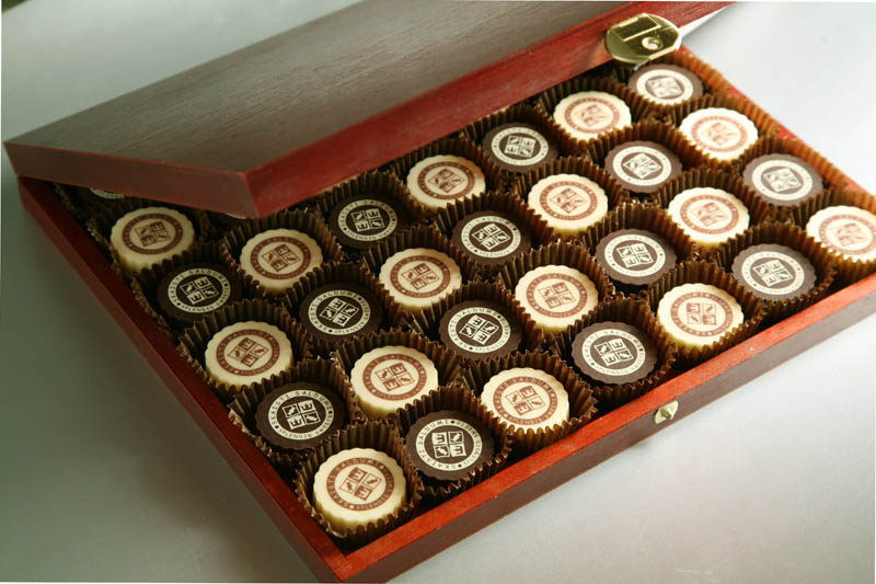 Creamy - 42 Pralines with Hazel Nut Cream Filling in a Wooden Box, 546g (13g x 42 pc)