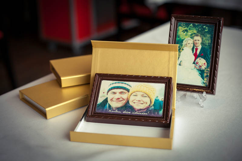 Photo Printing On Chocolate - Framed Chocolate Picture in a box with magnet, 90g