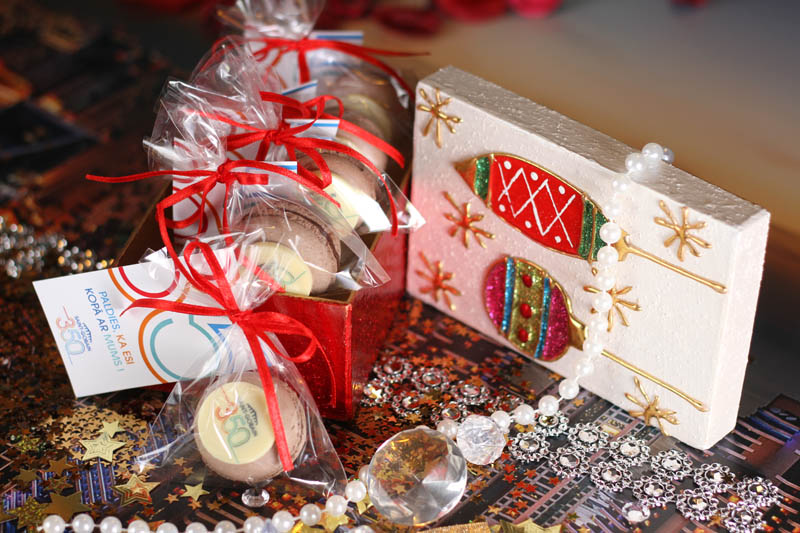 Small Gifts - Cookie Macaroon with chocolate in a bag with ribbon, 15g