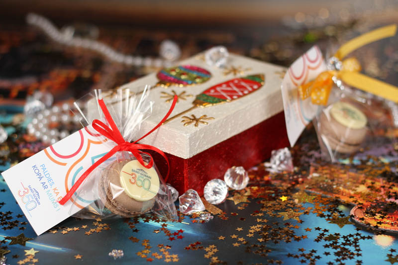 Персонализированный Шоколад - Печенье Макарун с шоколадом в мешочке с ленточкой, 15г